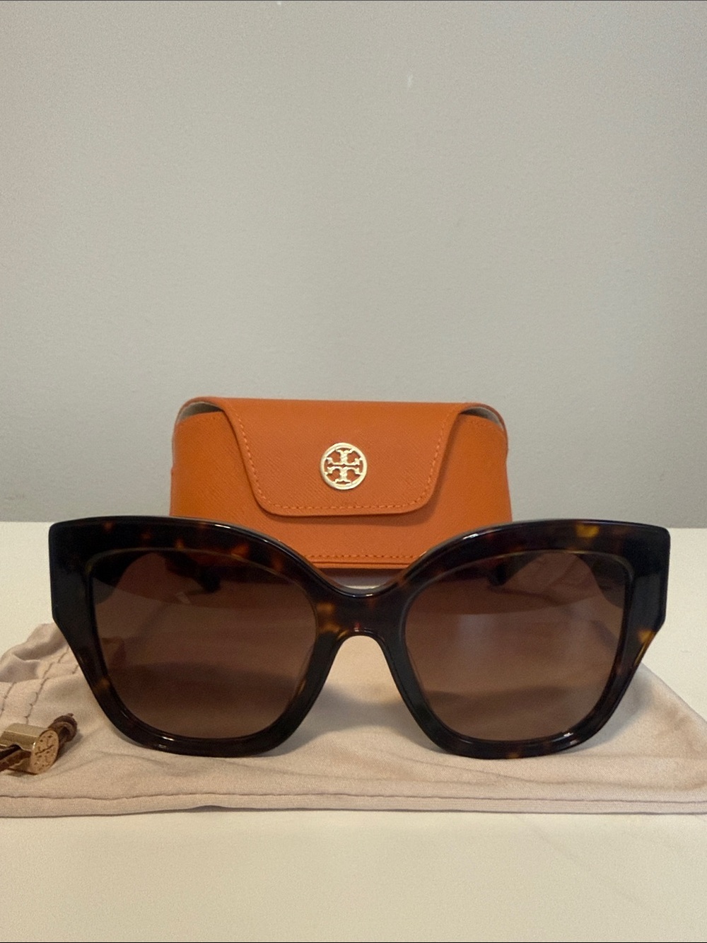 Tory Burch Cat Eye Sunglasses with Case and Drawstring Bag — EUC